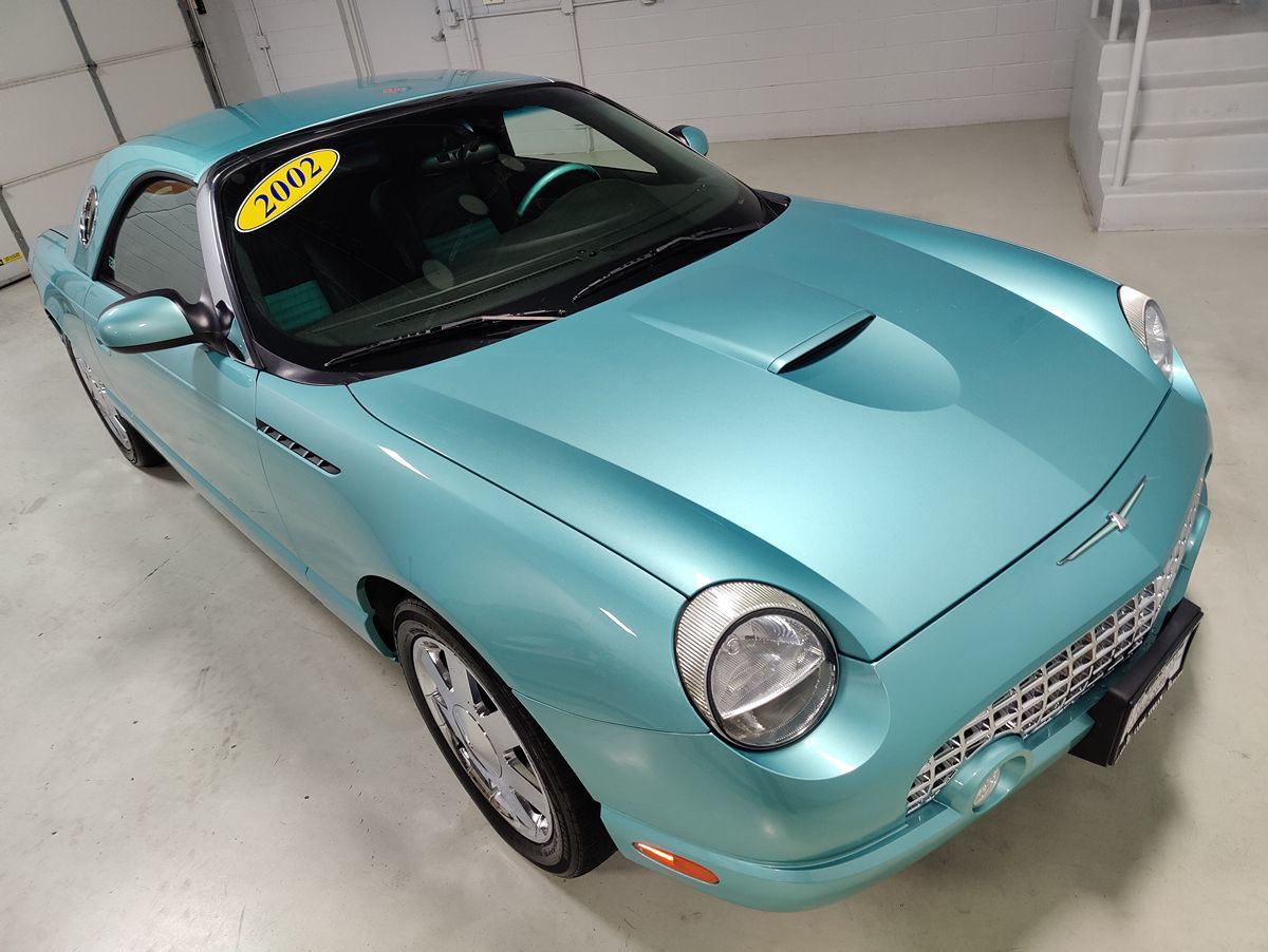 Photo 2 of this Ford Thunderbird