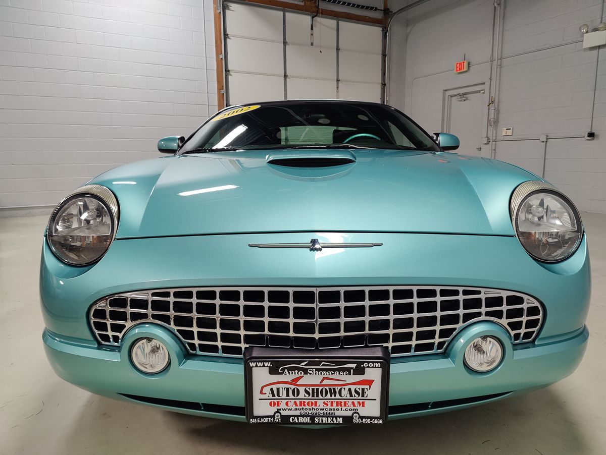 Photo 3 of this Ford Thunderbird
