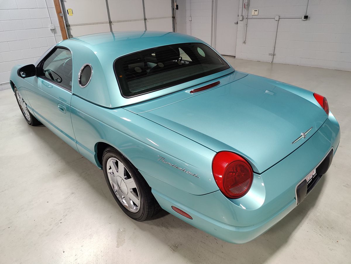 Photo 19 of this Ford Thunderbird