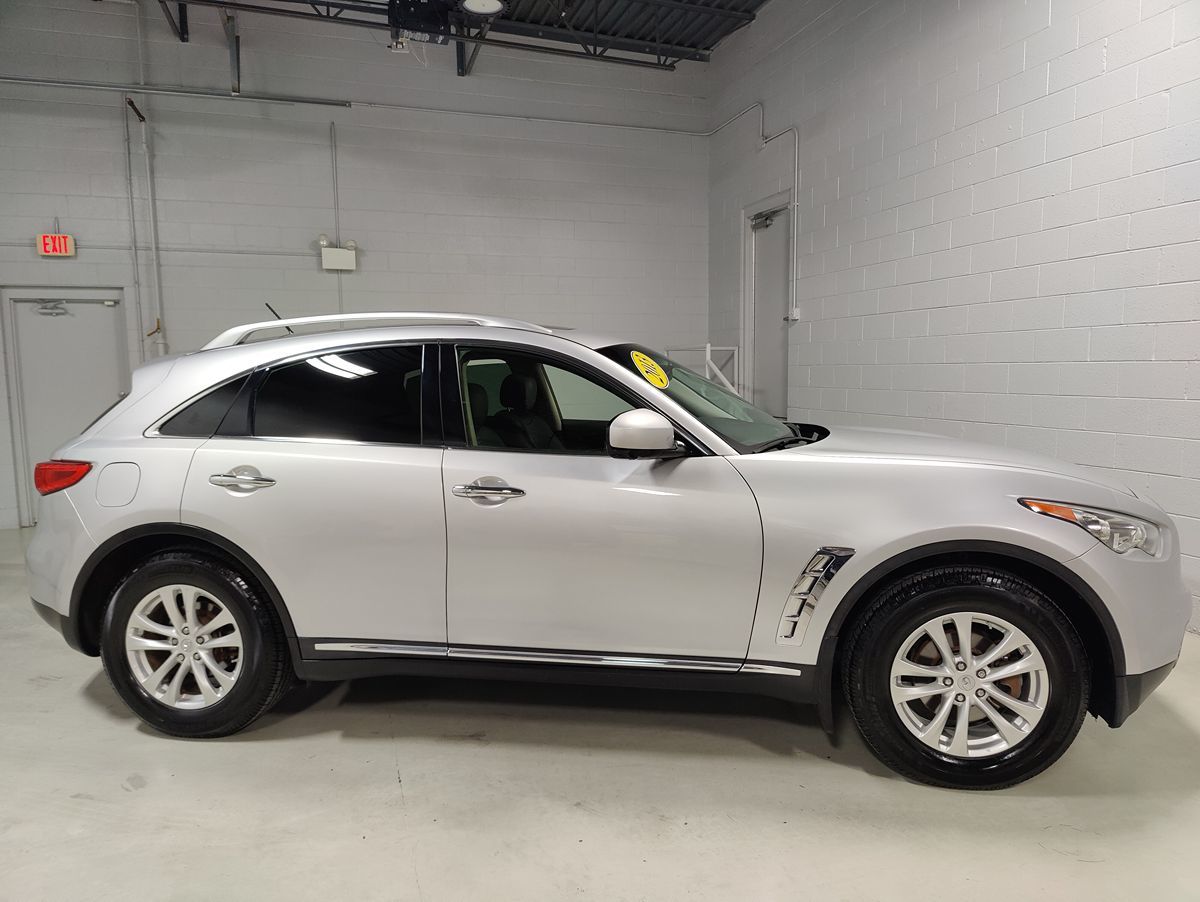 Photo 5 of this INFINITI FX37