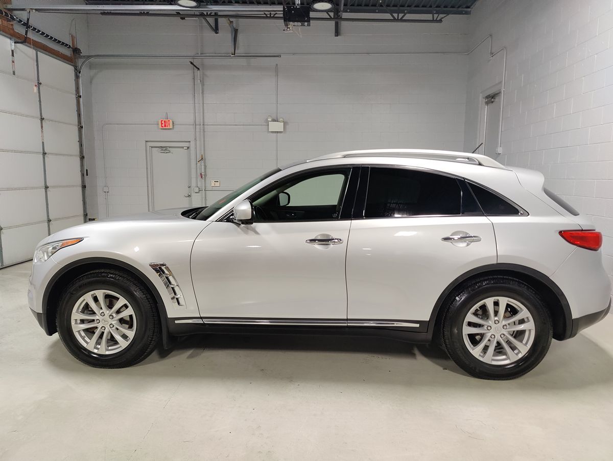 Photo 19 of this INFINITI FX37