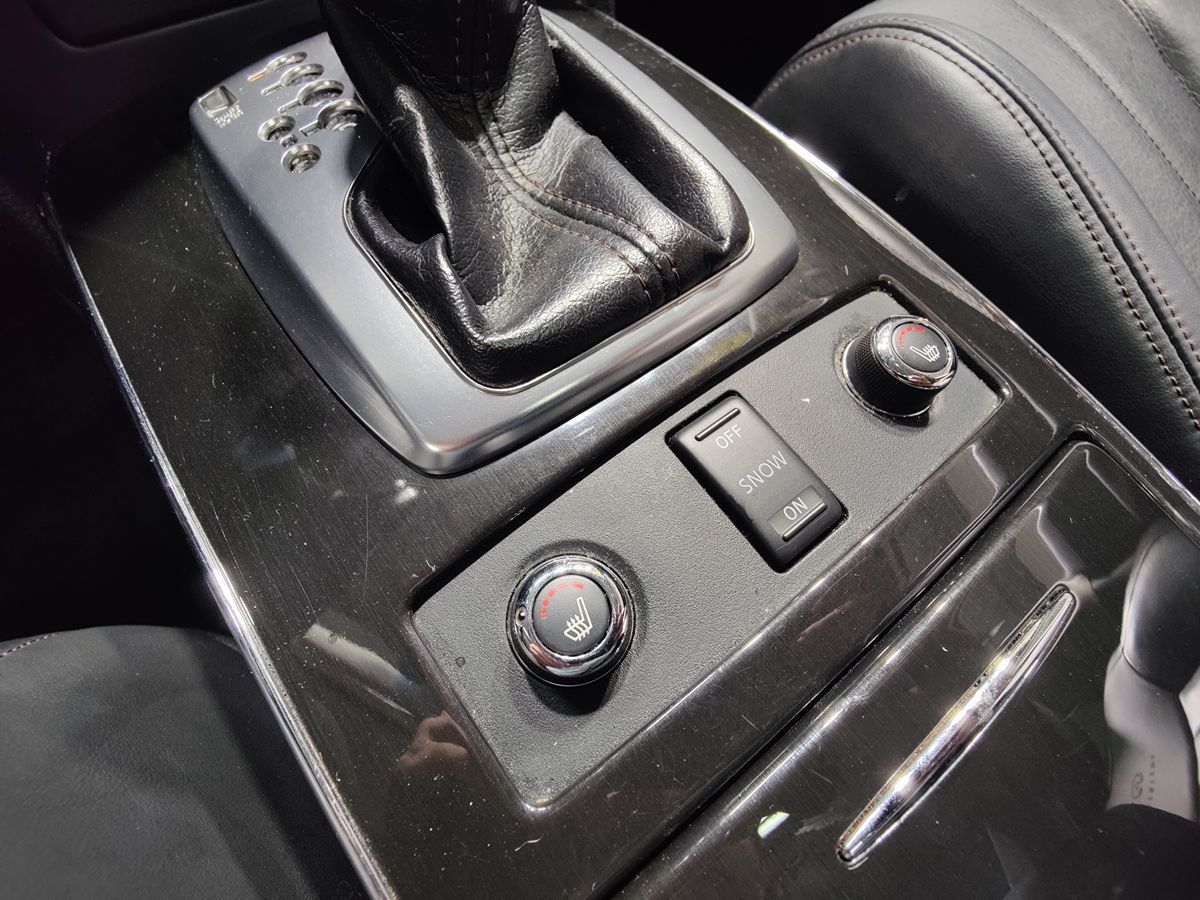 Photo 32 of this INFINITI FX37