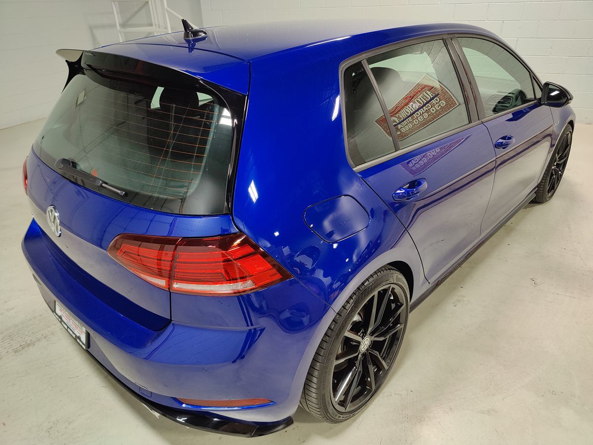 Photo 9 of this Volkswagen Golf R