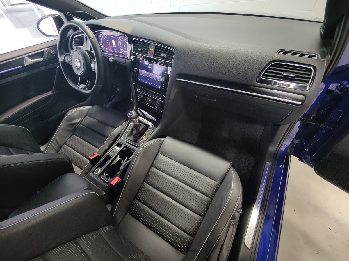 Photo 17 of this Volkswagen Golf R