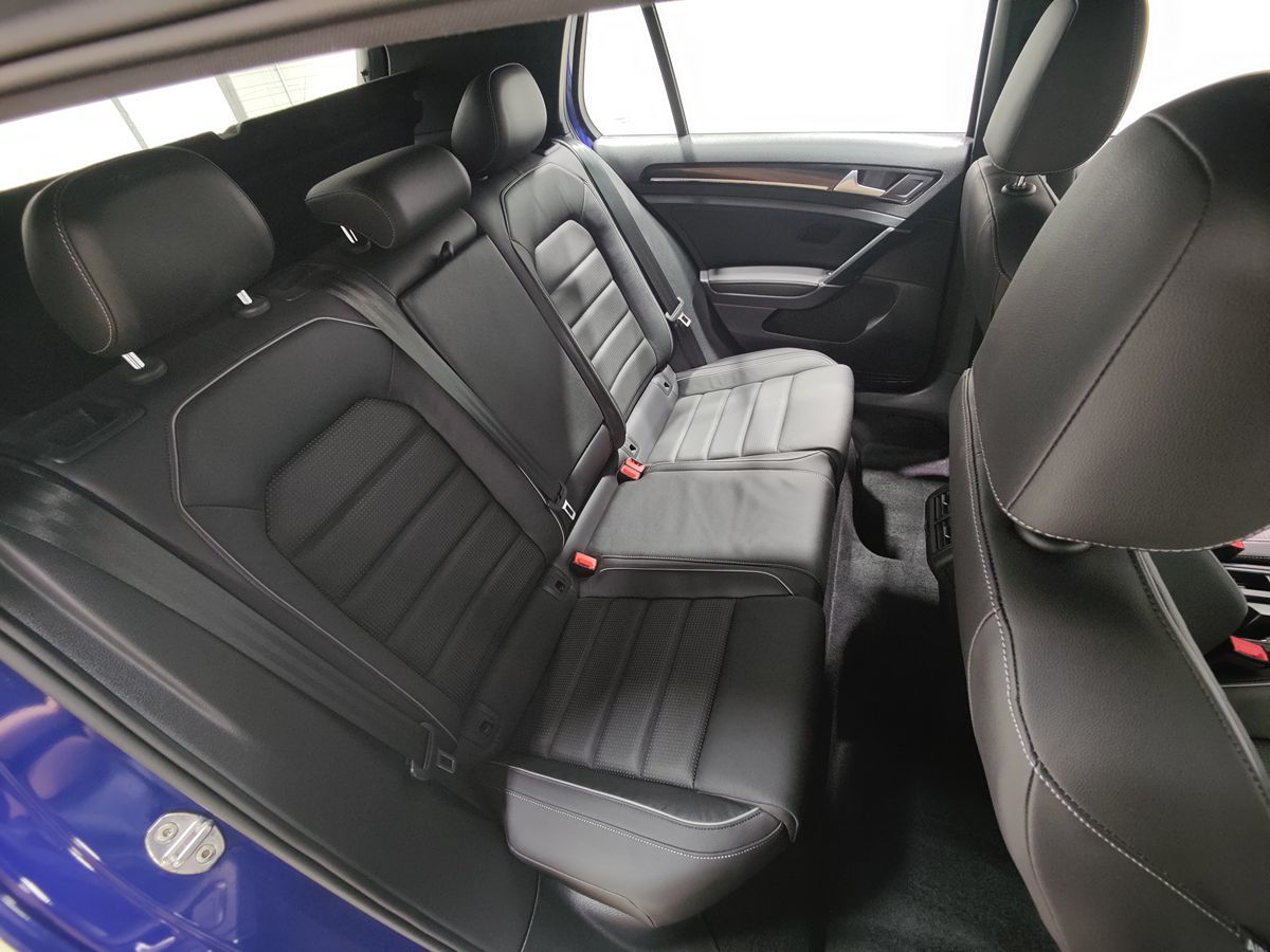 Photo 22 of this Volkswagen Golf R