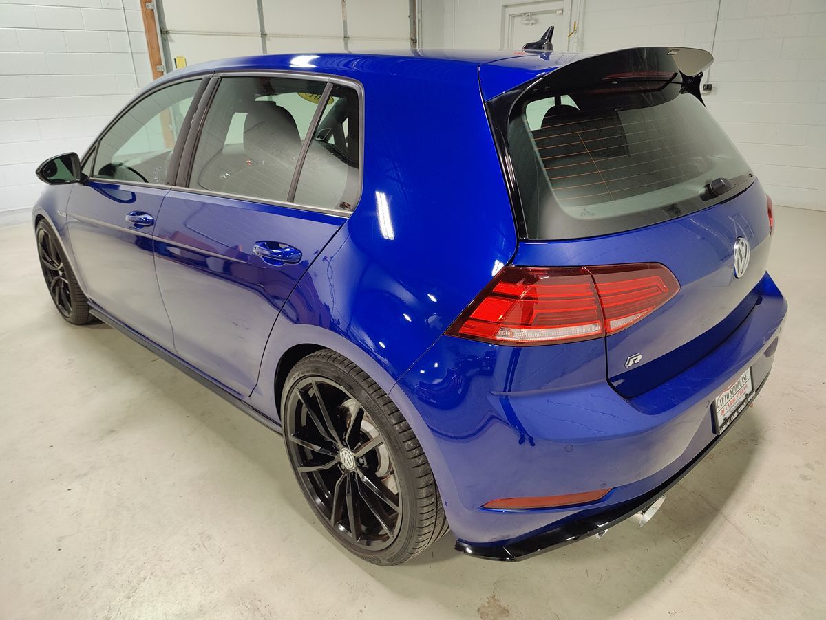 Photo 27 of this Volkswagen Golf R