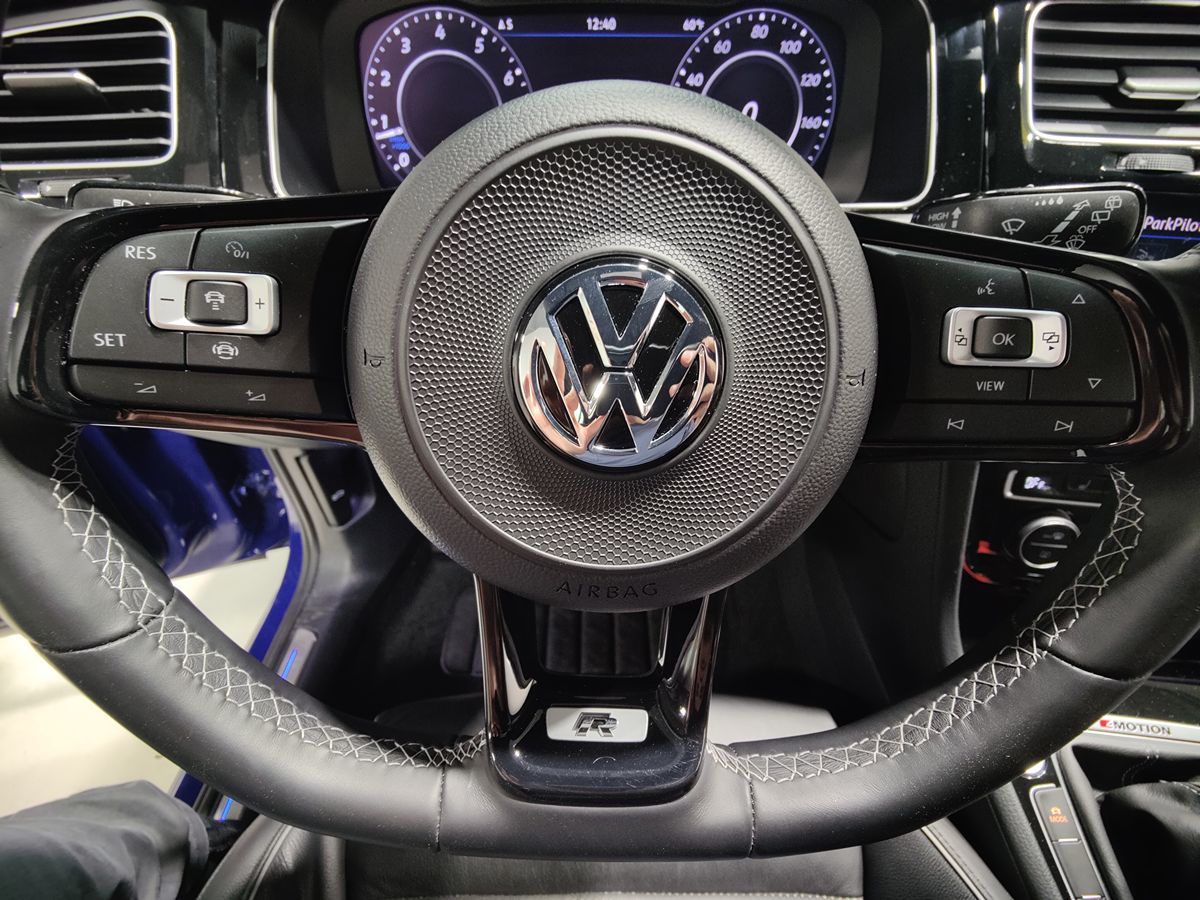 Photo 36 of this Volkswagen Golf R