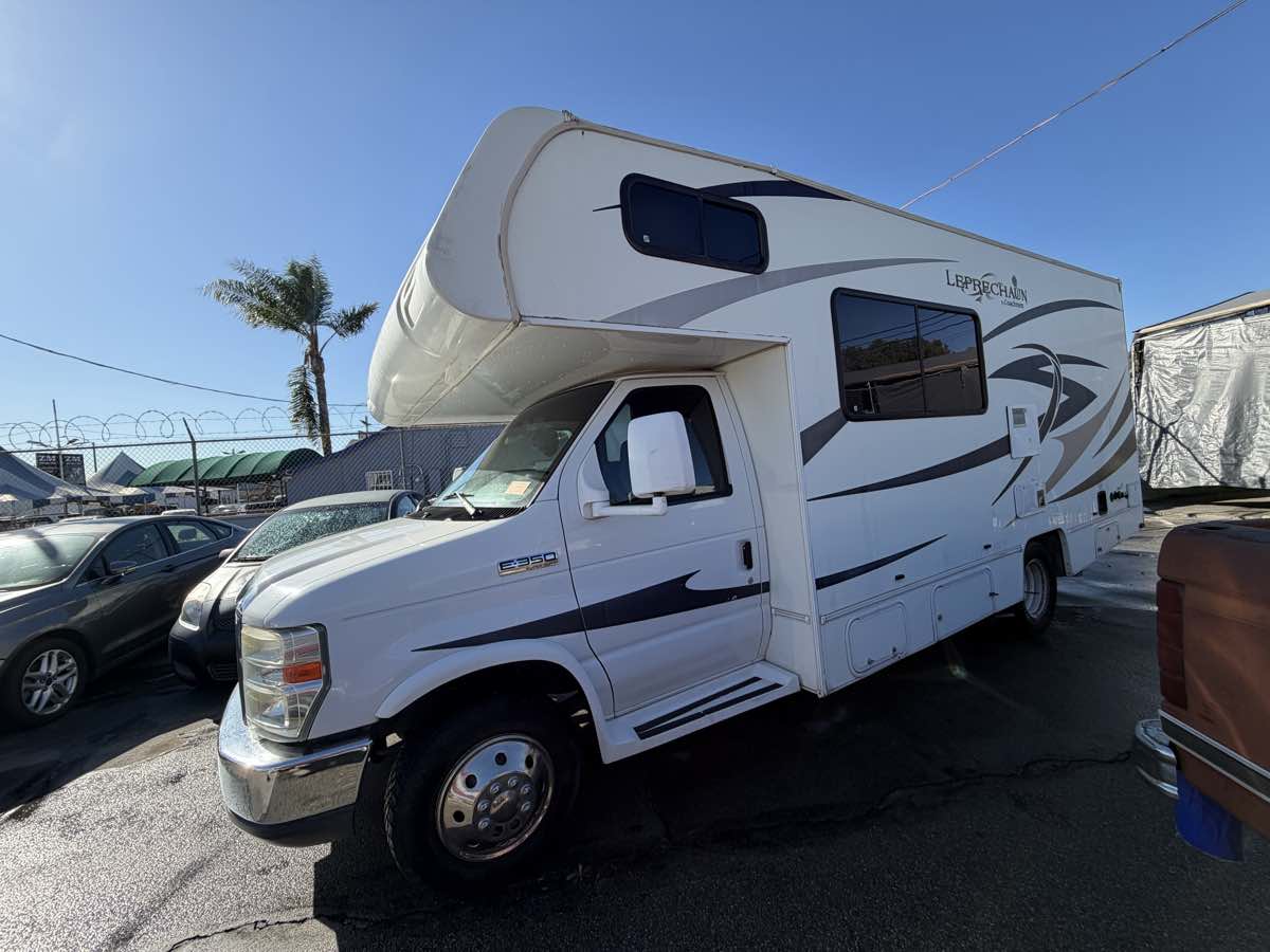 2013 Ford E-Series's photo