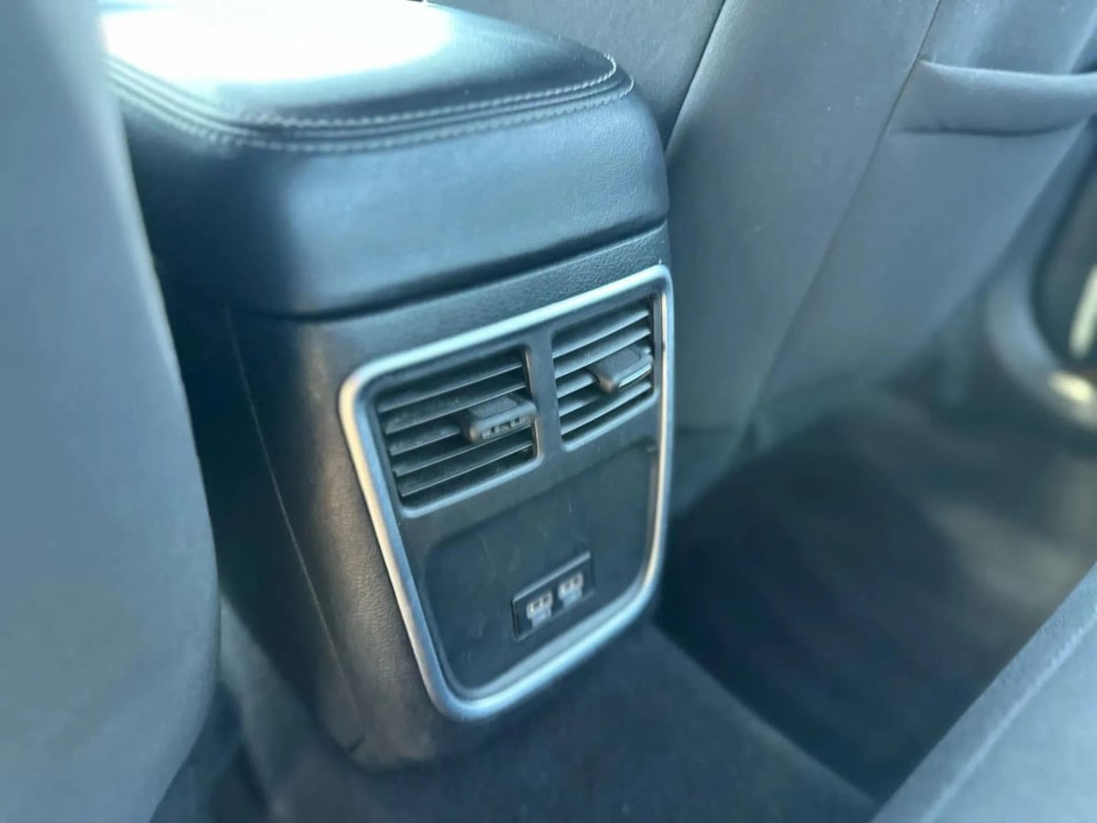 2022 Dodge Charger SXT - Photo 13