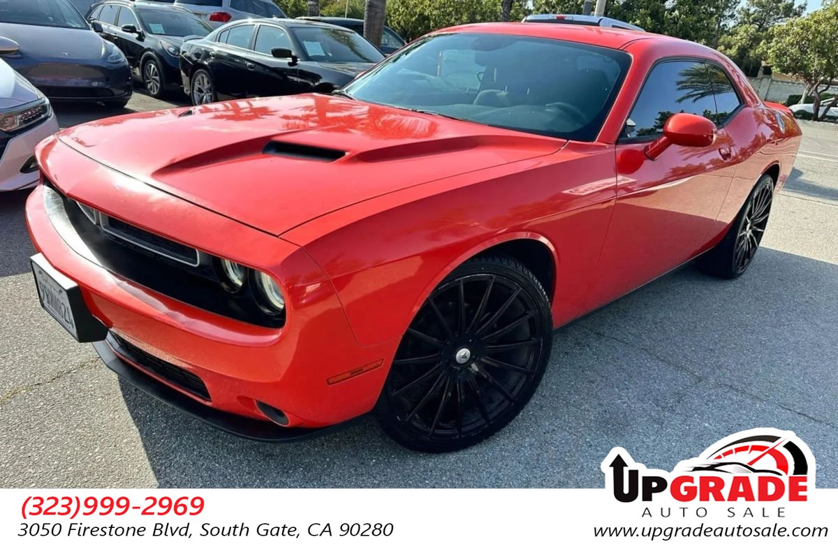 2019 Dodge Challenger SXT Auto's photo