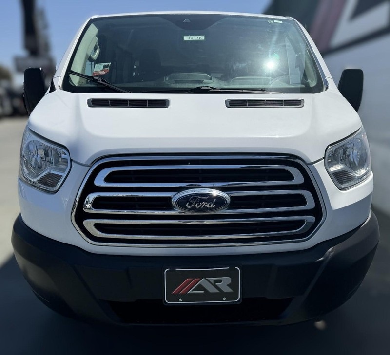 2019 Ford Transit XLT Passenger photo 2