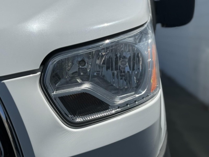 2019 Ford Transit XLT Passenger photo 3