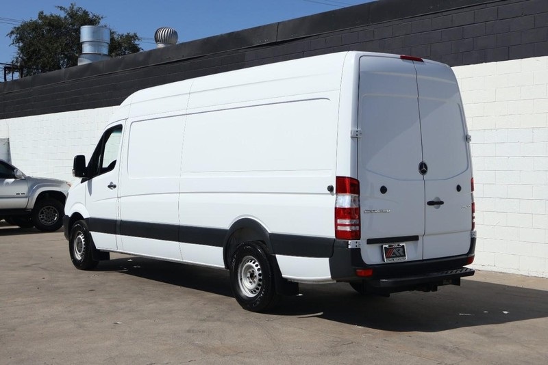 2017 Mercedes Benz Sprinter 2500 photo 3