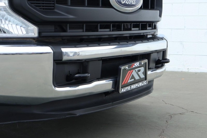 2021 Ford F-350 XL photo 3