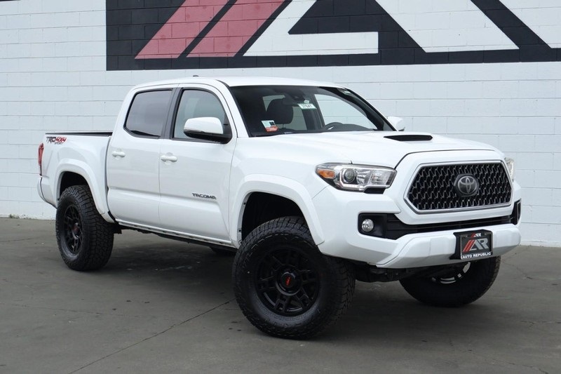 2019 Toyota Tacoma 4x4 TRD Sport photo 2