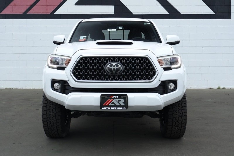 2019 Toyota Tacoma 4x4 TRD Sport photo 3