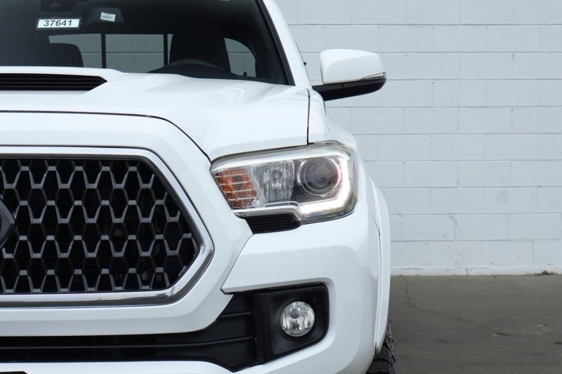 2019 Toyota Tacoma 4x4 TRD Sport photo 4