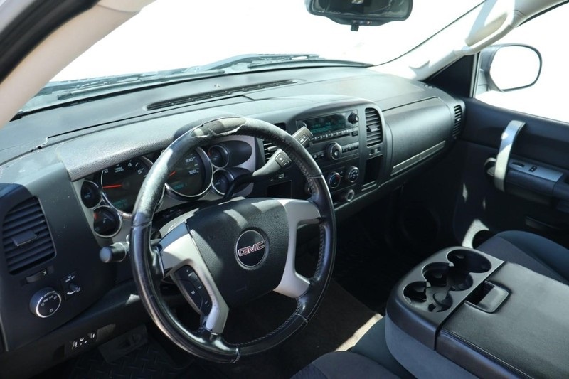 2009 Gmc Sierra SLE photo 16