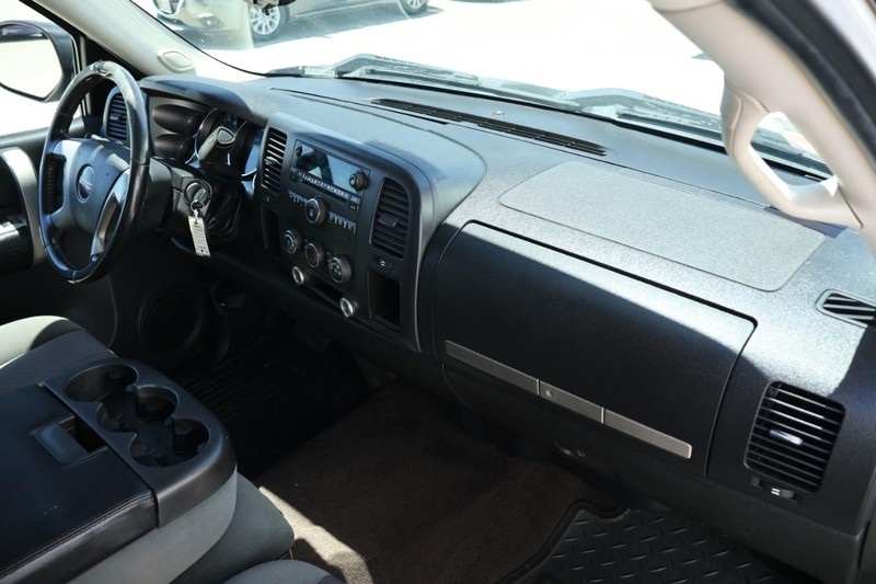 2009 Gmc Sierra SLE photo 20