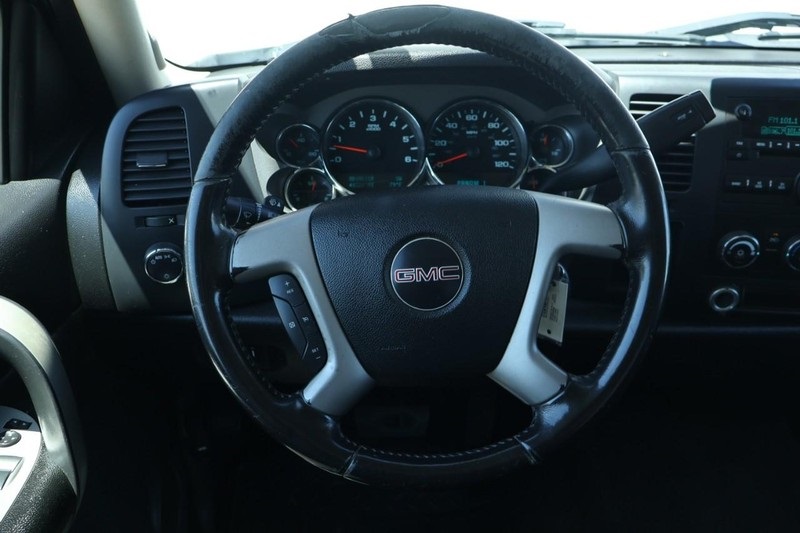 2009 Gmc Sierra SLE photo 25