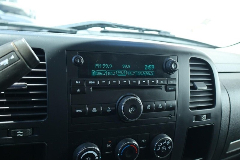 2009 Gmc Sierra SLE photo 26