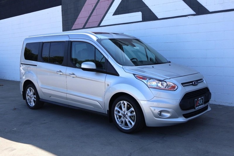 2017 Ford Transit Titanium photo 2