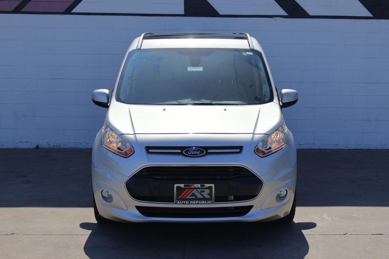 2017 Ford Transit Titanium photo 3