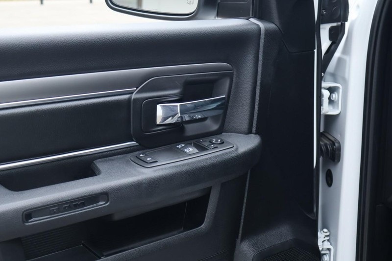 2021 Ram 1500 Classic photo 16