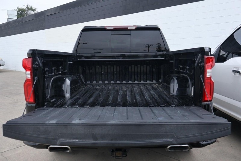 2021 Chevrolet Silverado 1500 RST photo 3