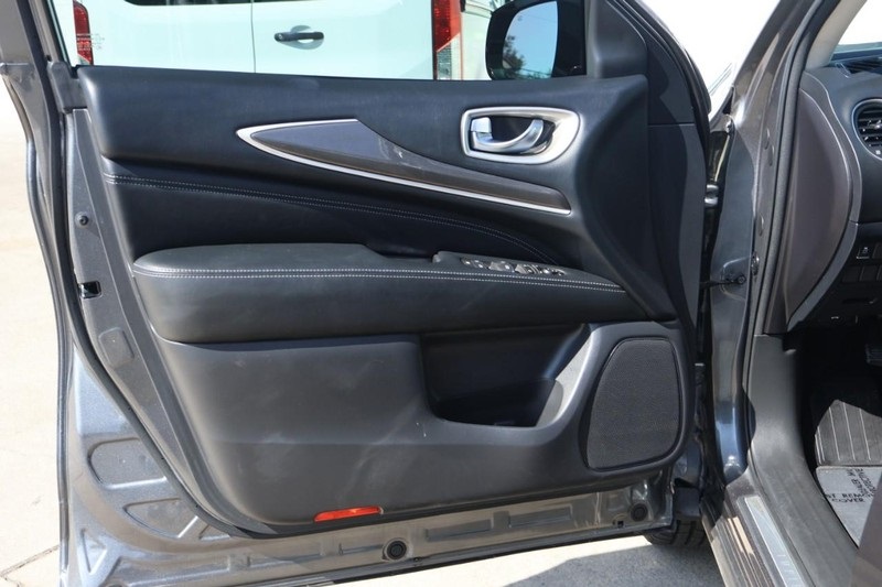 2017 Infiniti QX60 photo 12
