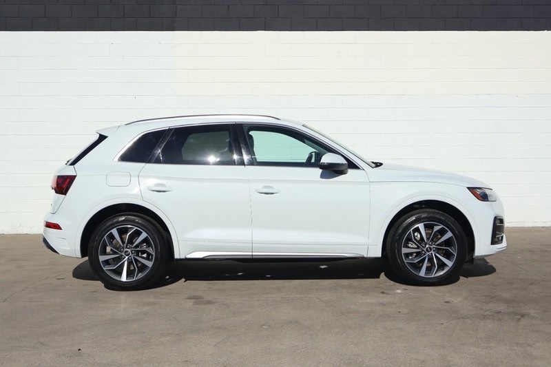 2021 Audi Q5 Premium photo 2