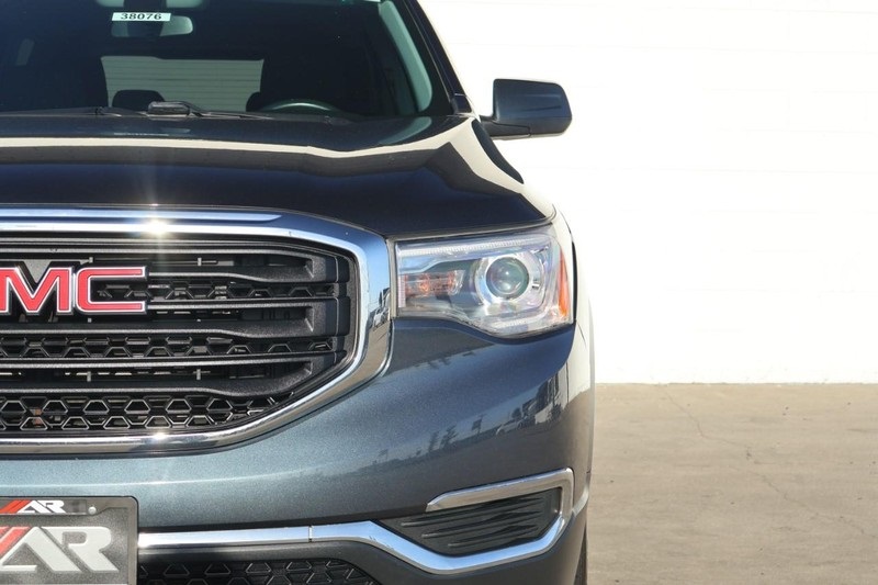 2019 Gmc Acadia SLE photo 3