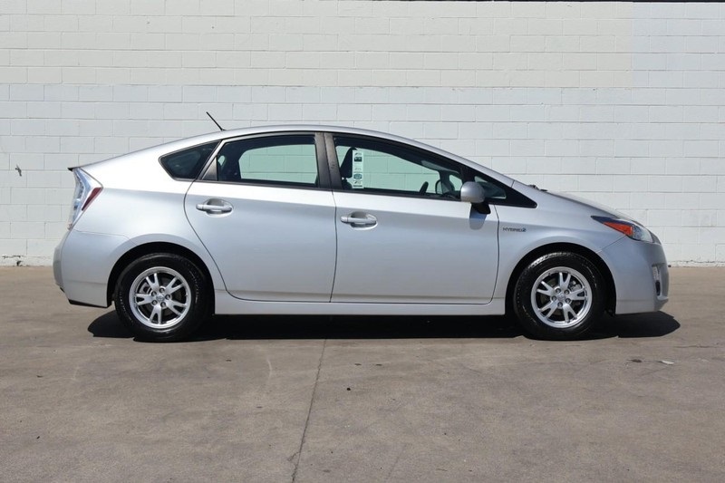 2010 Toyota Prius Four photo 4