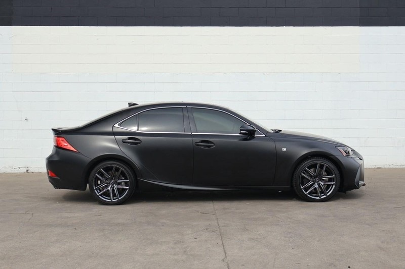 2020 Lexus IS 300 F SPORT photo 4