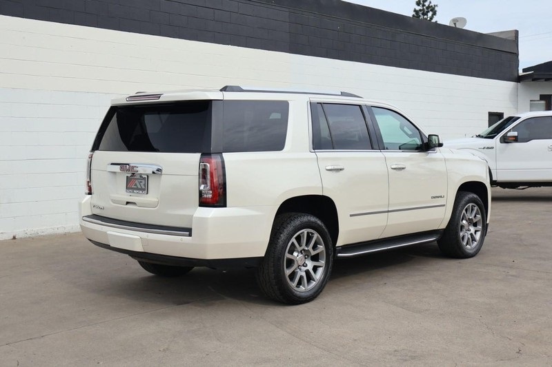 2015 Gmc Yukon Denali photo 2
