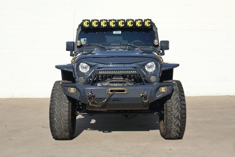 2017 Jeep Wrangler Unlimited Rubicon photo 2