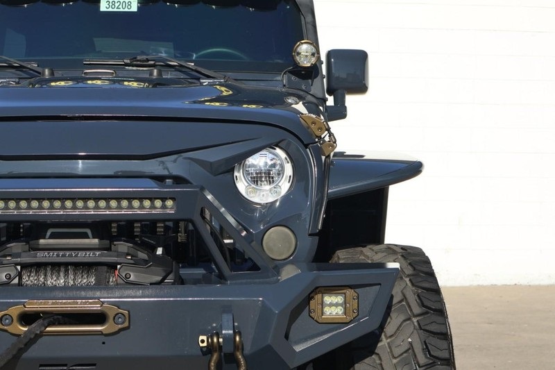 2017 Jeep Wrangler Unlimited Rubicon photo 3