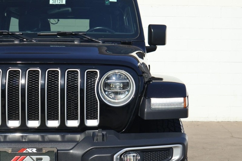 2018 Jeep Wrangler Unlimited Sahara photo 3
