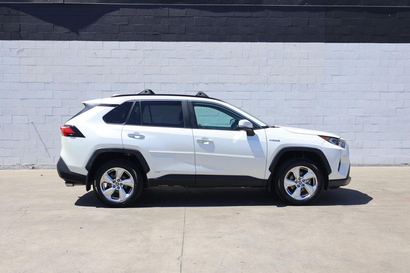 2021 Toyota RAV4 Hybrid Limited photo 4