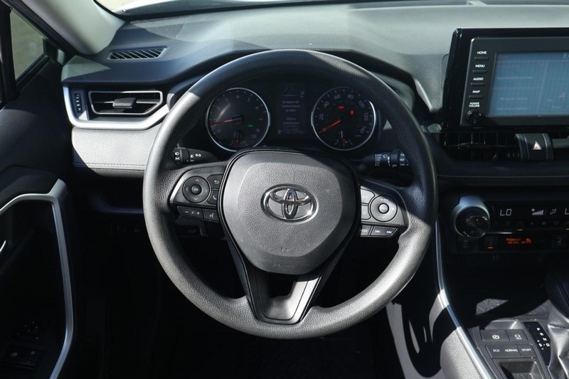 2019 Toyota RAV4 XLE photo 26