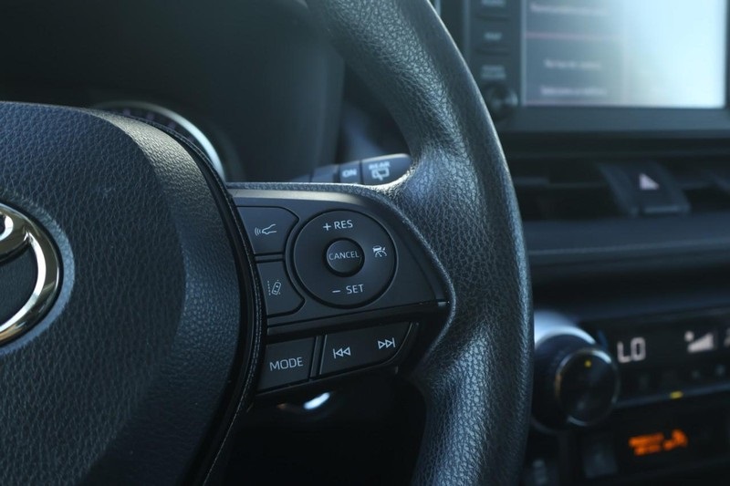 2019 Toyota RAV4 XLE photo 28