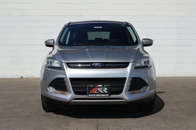 2015 Ford Escape SE photo 2