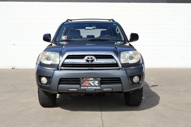 2006 Toyota 4Runner SR5 photo 2
