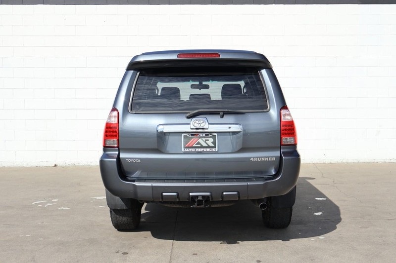 2006 Toyota 4Runner SR5 photo 6