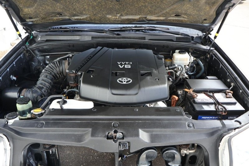 2006 Toyota 4Runner SR5 photo 11