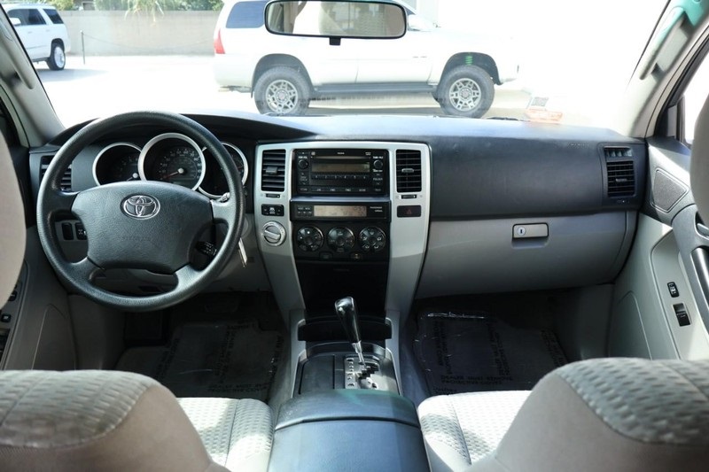 2006 Toyota 4Runner SR5 photo 21