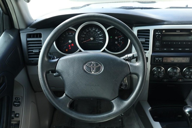 2006 Toyota 4Runner SR5 photo 23