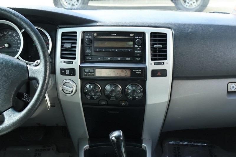 2006 Toyota 4Runner SR5 photo 24
