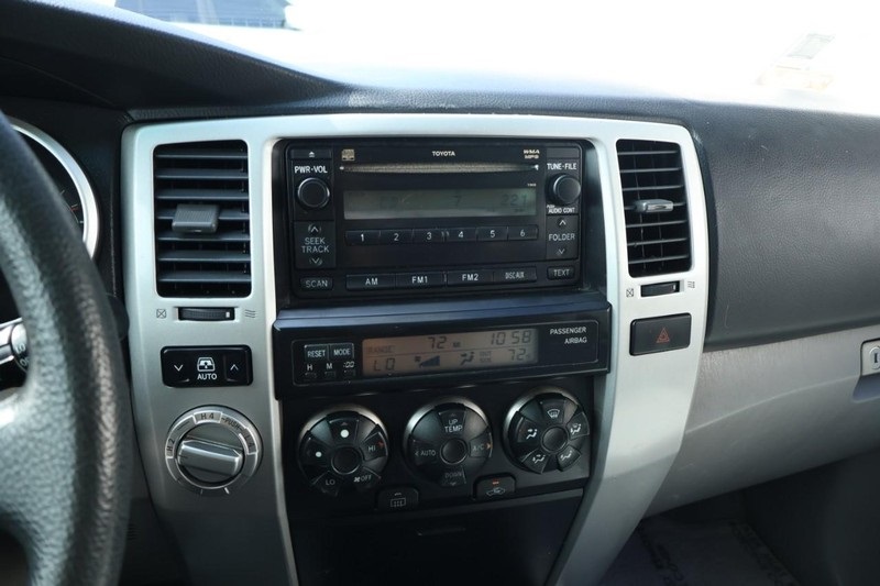 2006 Toyota 4Runner SR5 photo 25
