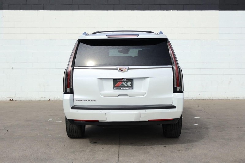 2016 Cadillac Escalade Platinum photo 6